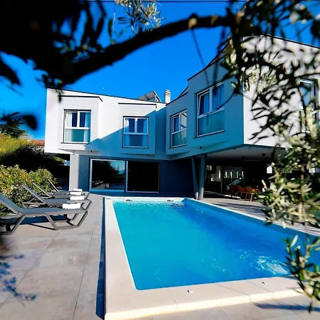 Luxury Lanterna Heated Pool Jacuzzi 别墅 *