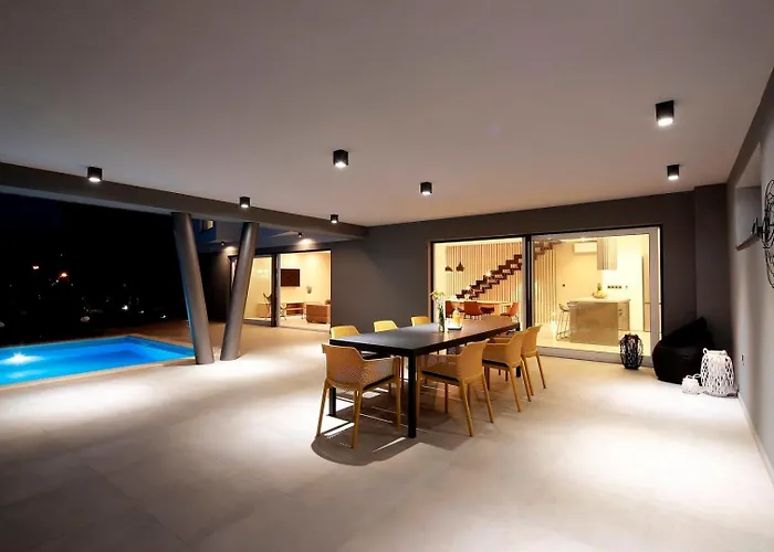 Luxury Lanterna Heated Pool Jacuzzi * 马林斯卡