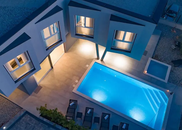 Luxury Lanterna Heated Pool Jacuzzi * Malinska