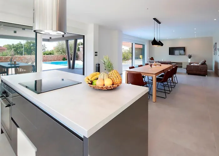 Luxury Lanterna Heated Pool Jacuzzi * Malinska