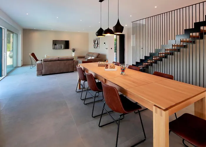 Luxury Lanterna Heated Pool Jacuzzi 别墅