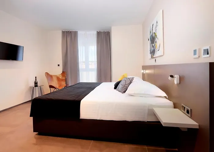 Villa Luxury Lanterna Heated Pool Jacuzzi Malinska