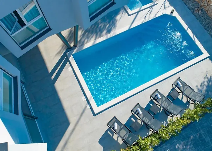 Villa Luxury Lanterna Heated Pool Jacuzzi