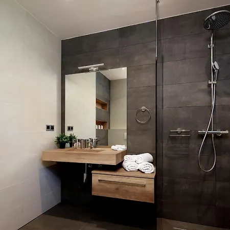 Luxury Lanterna Heated Pool Jacuzzi *