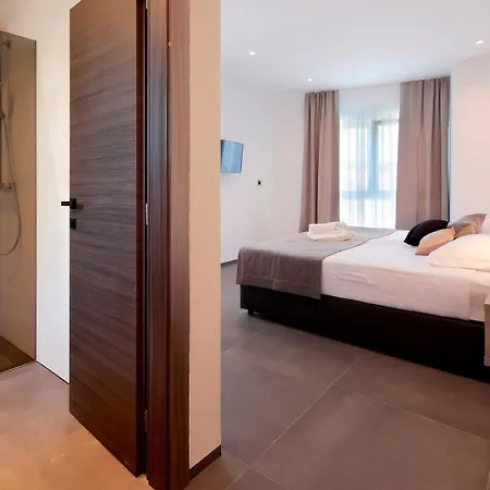 Luxury Lanterna Heated Pool Jacuzzi Villa