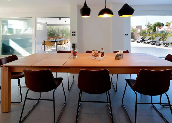 Luxury Lanterna Heated Pool Jacuzzi Malinska