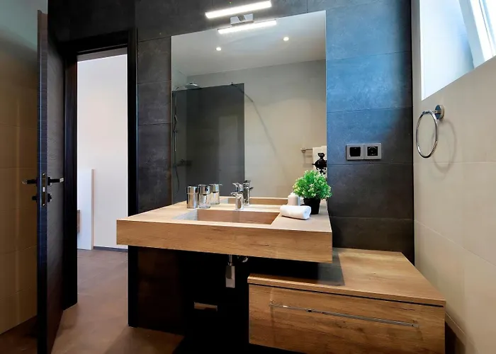 Villa Luxury Lanterna Heated Pool Jacuzzi Malinska