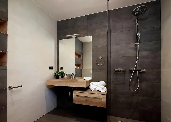 Luxury Lanterna Heated Pool Jacuzzi *