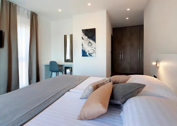 Luxury Lanterna Heated Pool Jacuzzi * Malinska