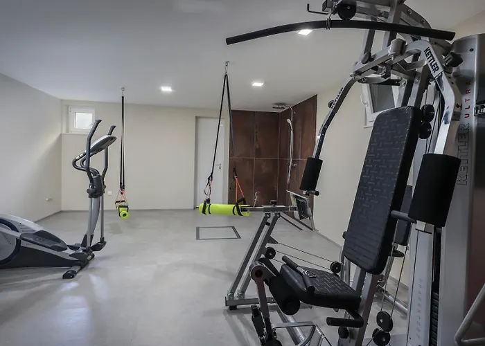 Luxury Lanterna Heated Pool Jacuzzi Malinska