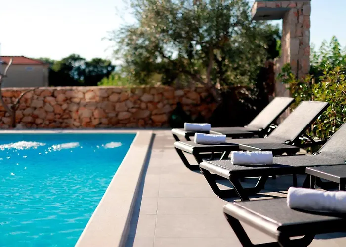 Villa Luxury Lanterna Heated Pool Jacuzzi Malinska